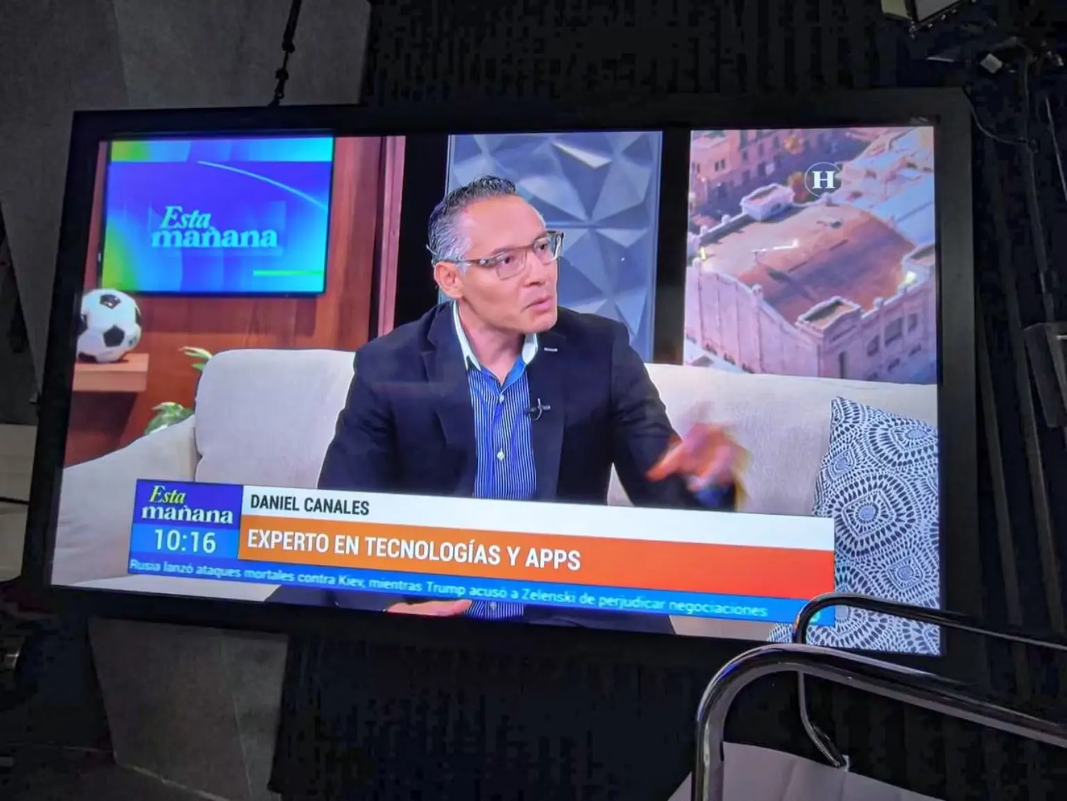 Daniel Canales durante una entrevista televisiva
